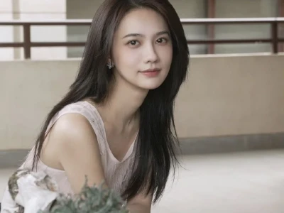 姜珮瑶好温柔好有力量，明媚又热烈的美