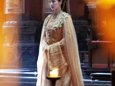 李青月/花如月金色纱裙妆造