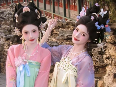 公主们又偷偷溜出去游玩了🌸⋆ ˚。⋆