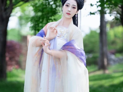 汉服谁穿谁美~~