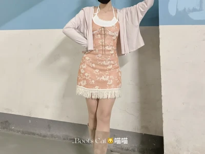 小短裙+靴子+可爱白袜🐱可甜可咸