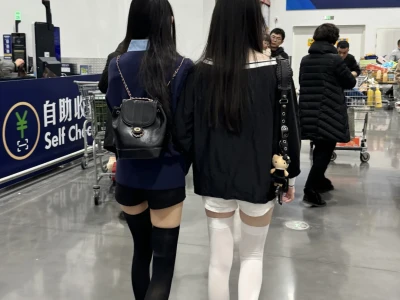 live｜绝！太爱过膝袜了啊啊啊‼️
