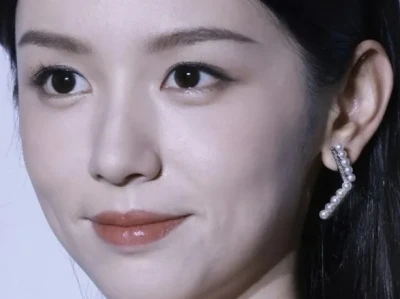 周也高级且精致的一张脸 美的