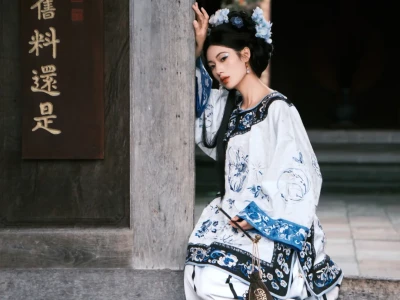 ✨ 一眼沦陷!古风清汉女写真,美到犯规!