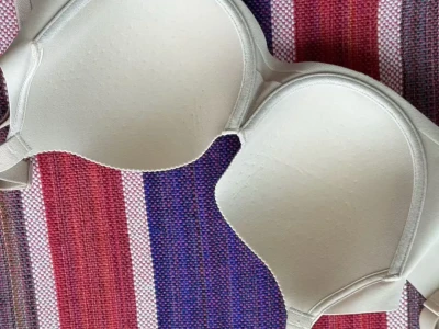 大胸内衣穿上了👙 又圆又挺真的爱惨啦！