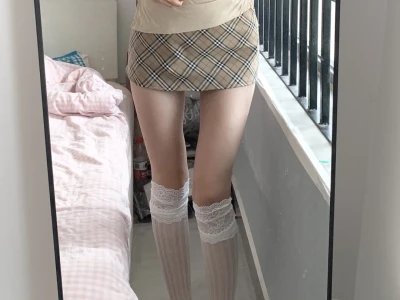 老婆们应该选哪双袜子🧦