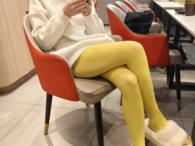 爱上的颜色是黄绿绿～～～