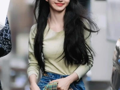突然对女明星起了敬意。。