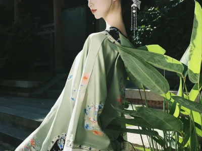 可以是娇艳的花 也可以是锋利的武器