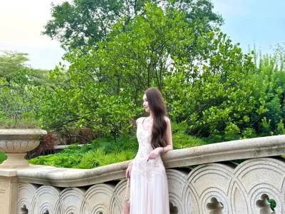 诶 这位小姐…