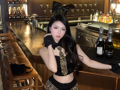 你身上怎么有其他小猫的味道