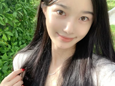 被阳光偏爱的素颜