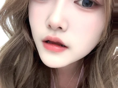 这蓝眼睛真的好美啊!!!