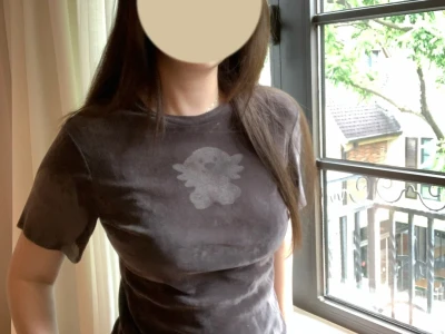 不夸张 “穿上就是胸大腰细直角肩大美女”