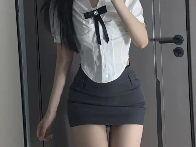 💼纯欲职场风穿搭 白衬衫+包臀裙