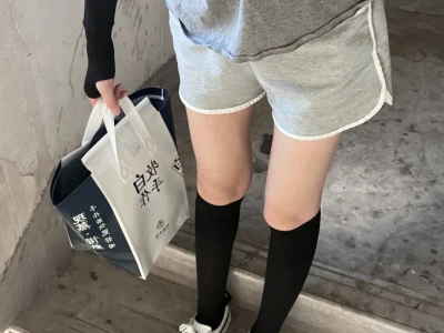 水肿体质都去穿静脉曲张袜