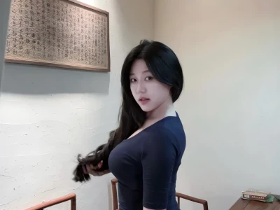 总是在年轻的时候追求女人味