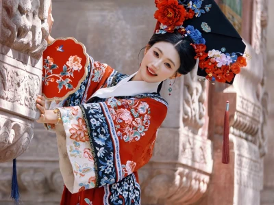 贵气又显白🌺这套红色格格服真的一眼万年❗️