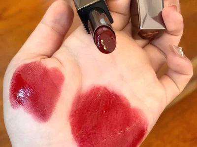 这什么娇艳欲滴的红玫瑰色啊！