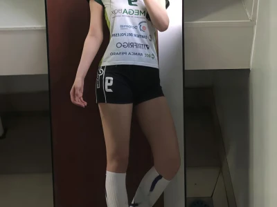 打排球的女孩子腿有多长？
