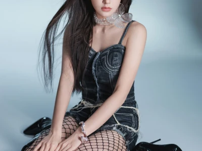 个性美女街拍，独特魅力吸睛