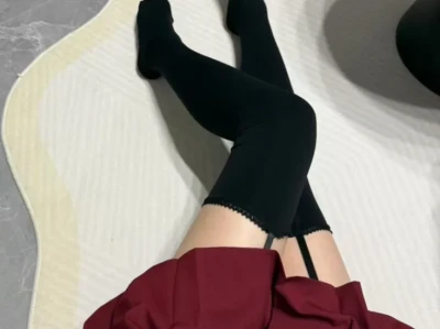 吊裤袜配jk,还是大腿袜好看呢