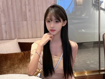 Qanna清纯白月光美女风