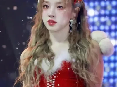 她真的好美啊~~~