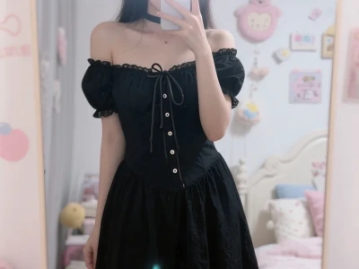 清纯又带点小性感~