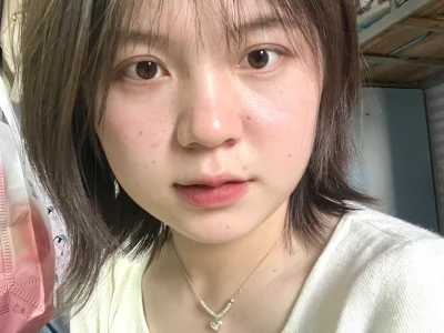 方圆脸短发👩🏻‍🦰左滑帮我涂个💄