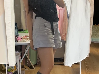 短裙配过膝袜、好显腿长!!!