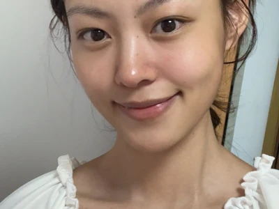 干干净净的素颜真的很美!