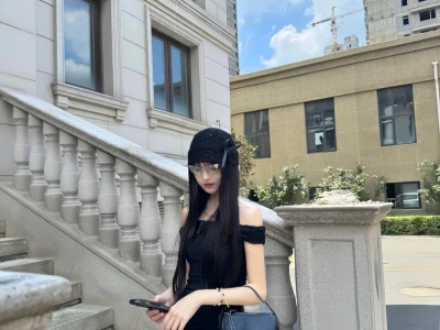 这姐有点装