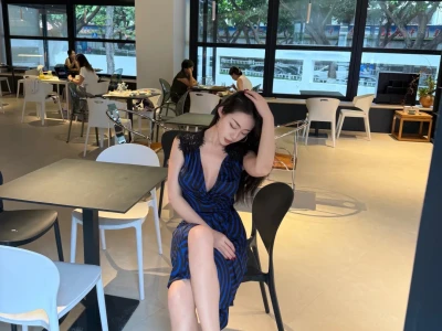 明媚又女人呀