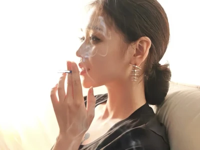 𝓦𝓮𝓒𝓱𝓪𝓽轻奢女头