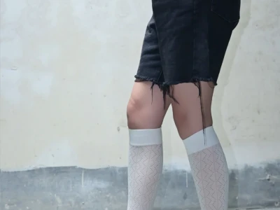 四色心动网眼长筒袜🧦｜撞色穿搭小心机！