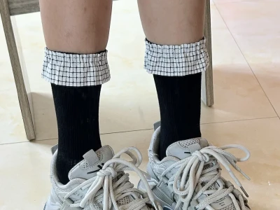 感觉高筒袜搭长靴也是很好看的