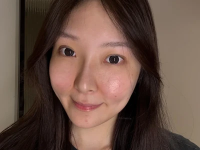 只想脸贴合些