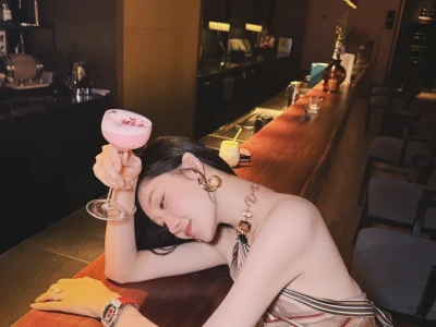 媚是明媚的媚 妩媚的媚