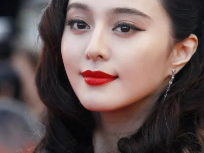 看她眼睛懂了太完美会缺故事感。。。