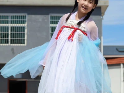 这个女孩她她她她她她她太美了！