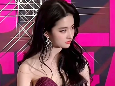 浓妆就是明艳大美人啊