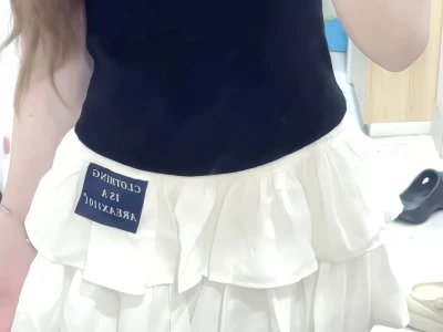 宝宝们 哪双袜子更配啊🤔🤔🤔