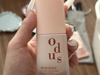 这才是普通人上完粉底液的真实妆效吧!