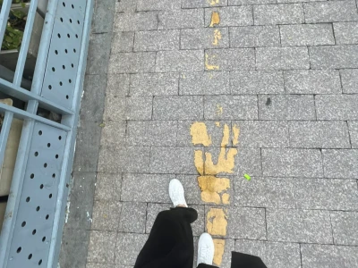 有三观正常的女孩子吗