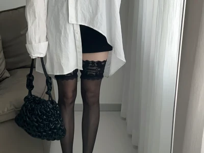 🖤不同丝袜上腿效果|蕾丝过膝袜~