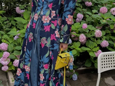 把自己养成一簇花🌸