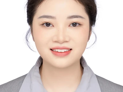 圆脸女生的证件照