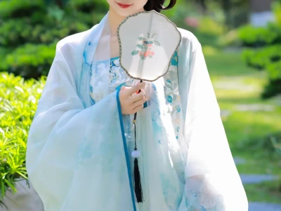 故事又落在了夏天