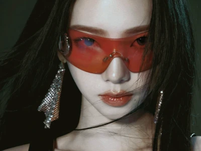 她有这样一张脸进入吒国